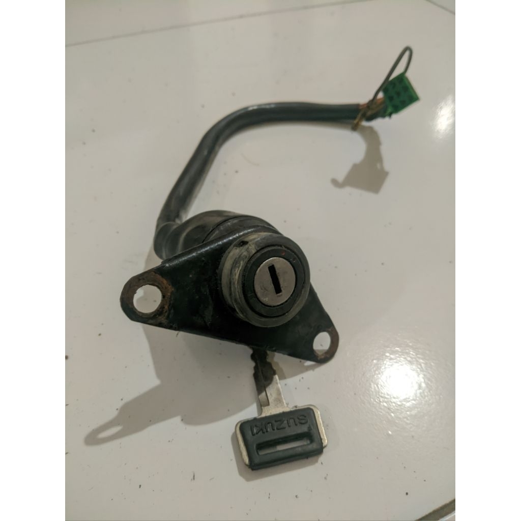 kunci kontak Suzuki A100 original set dudukan kunci original