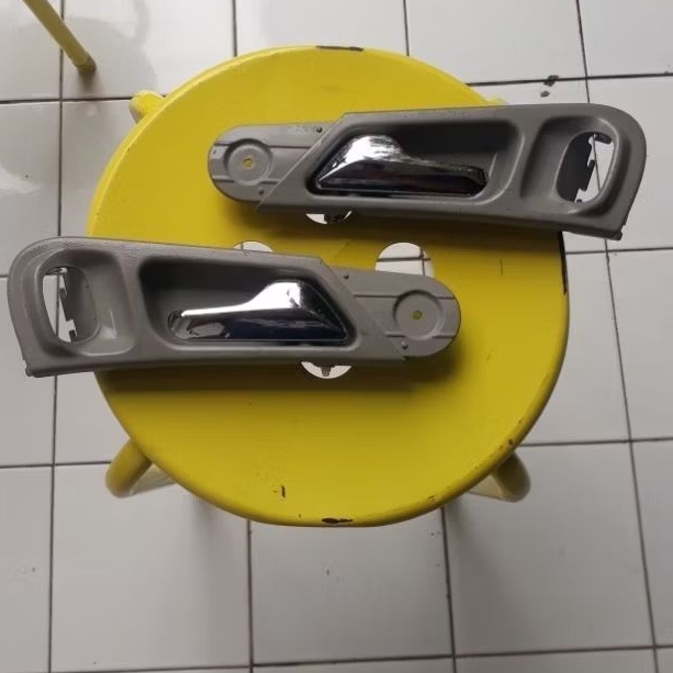 handel pintu belakang bagian dalam w203 part number