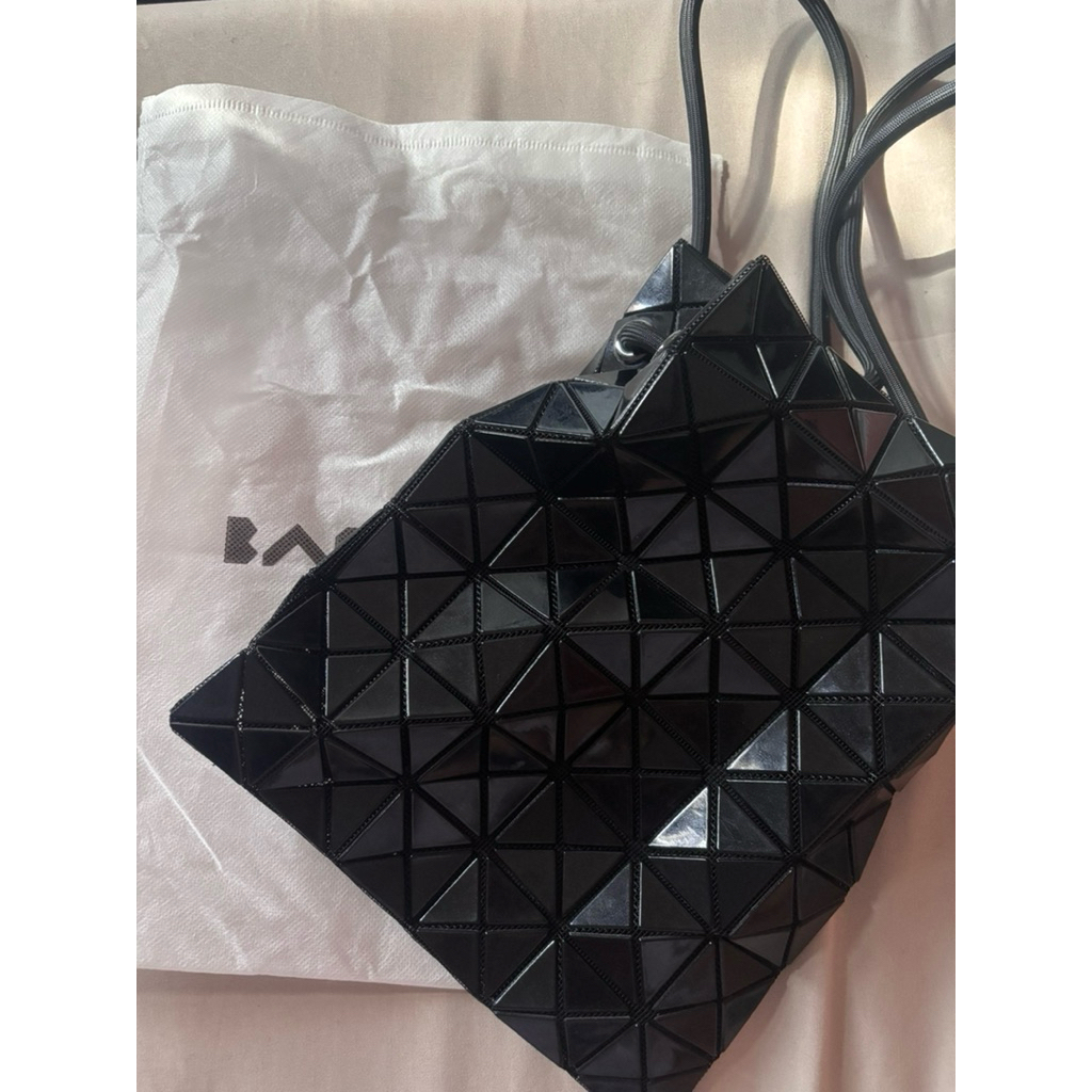 tas Bao Bao Issey Miyake Bag/ Tas issey Miyake Bao Bao sling bag (preloved)