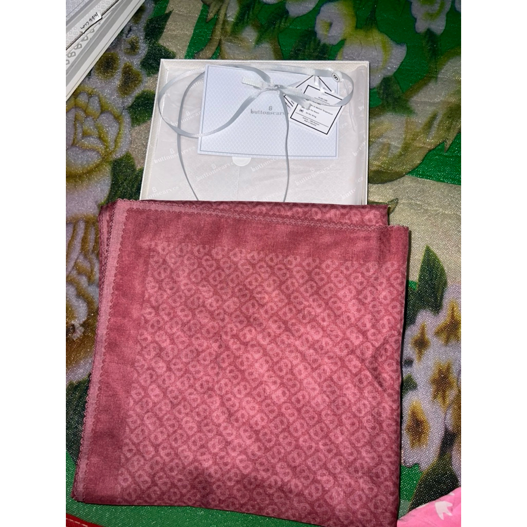 PRELOVED BUTTONSCARVES TAPIS SQUARE MINERAL RED