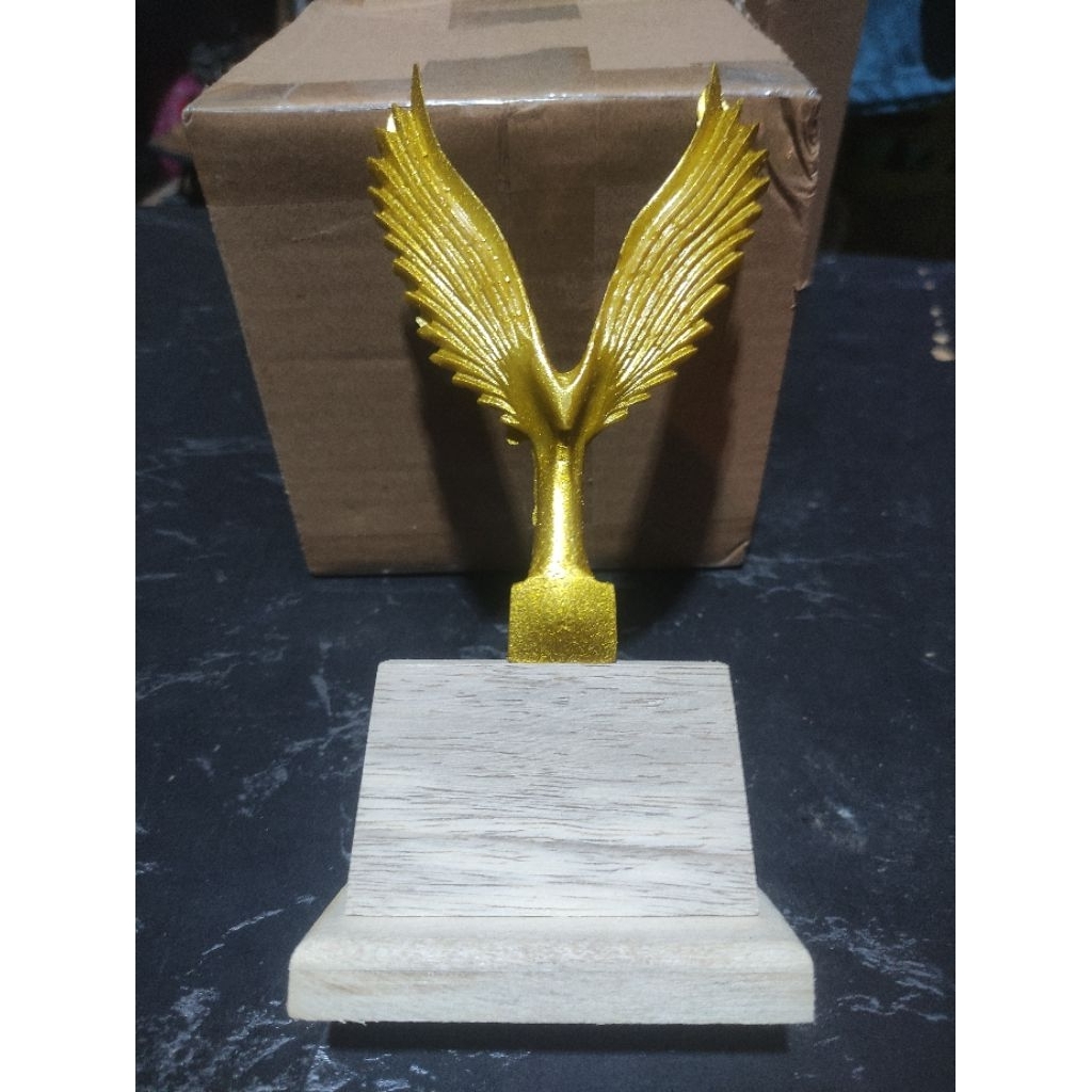 tropy/piala kontes burung kicau