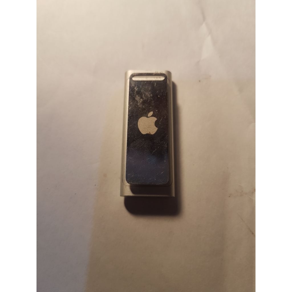 ipod Apple shuffle 3rd gen -4Gb normal.