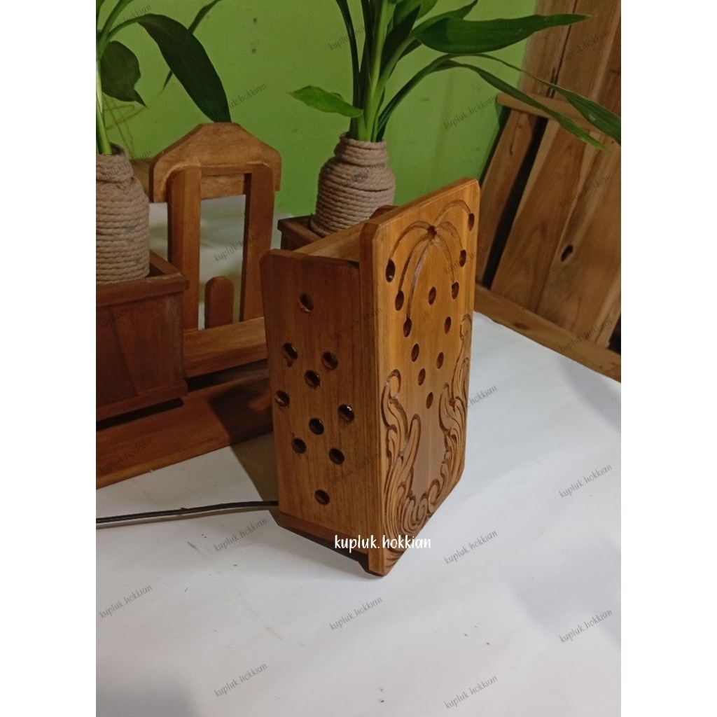 LAMPU TEMPEL,LAMPU HIAS dinding ukir kayu jati jawa asli