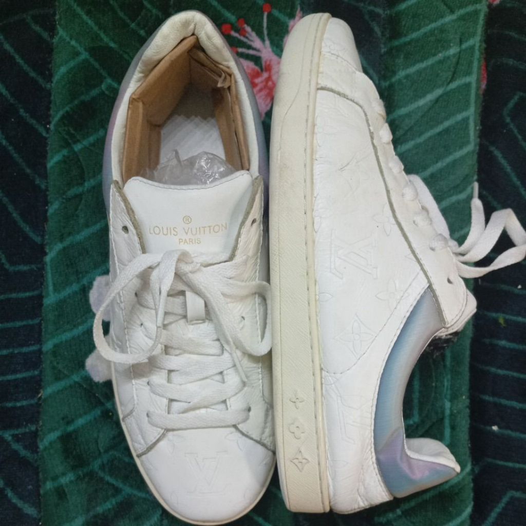 sepatu second branded kulit Lv Luxembourg monogram prism
