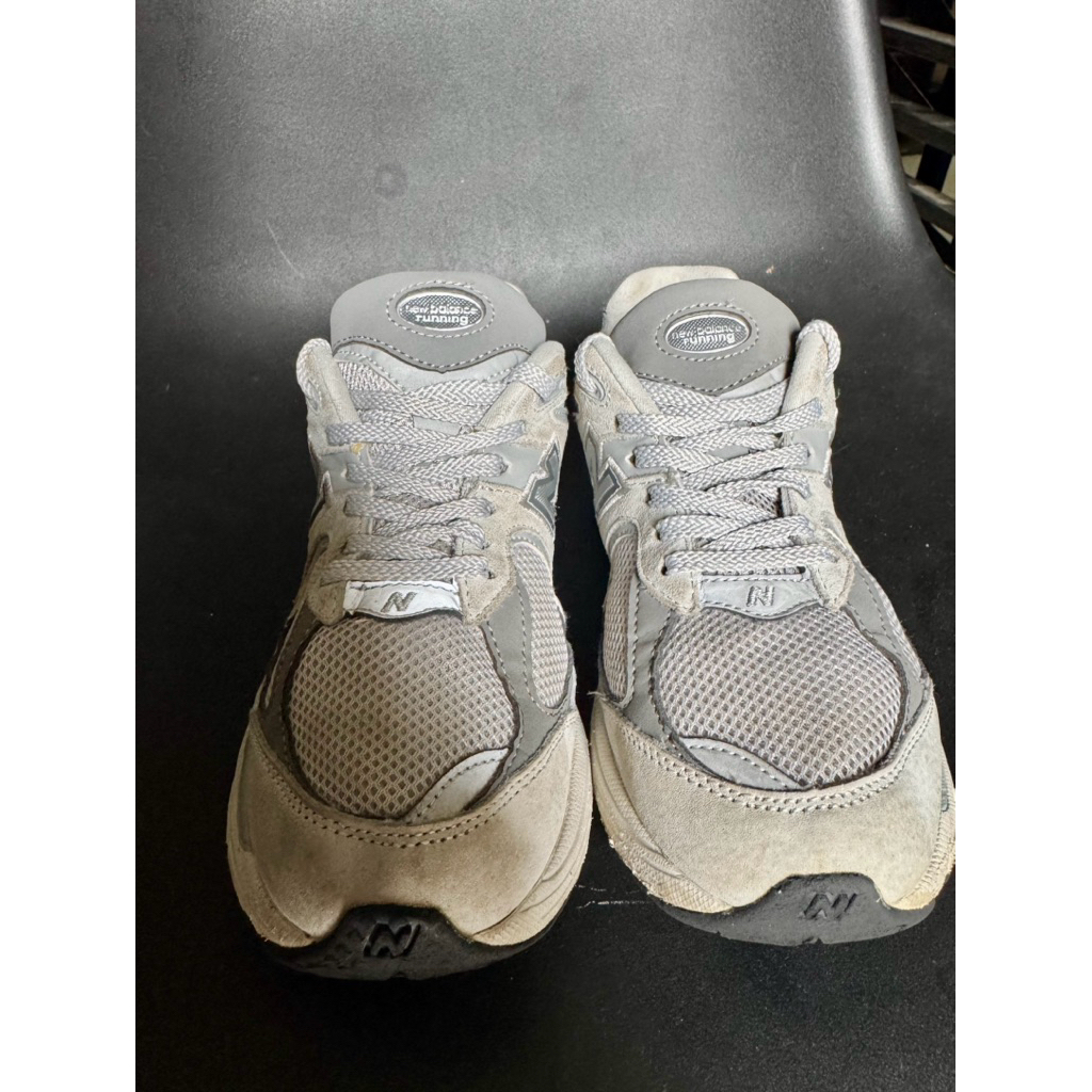 Sepatu anak New Balance 2002R size 37 (second)