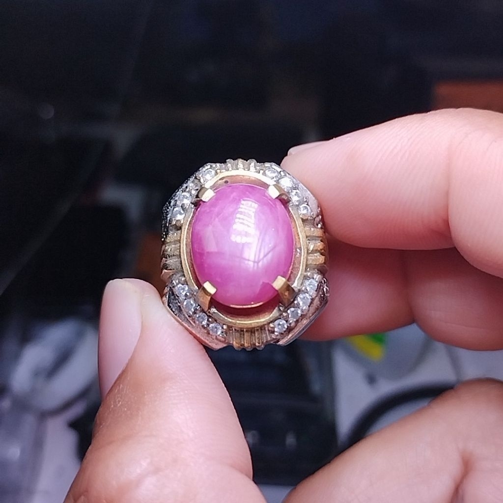 Ruby Star Corundum est. origin Afrika ( warna pink )