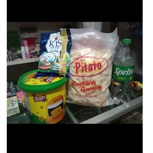 parcel lebaran 1 toples sip, 1 botol sprite, 1 pack potatos 1 pqck permen