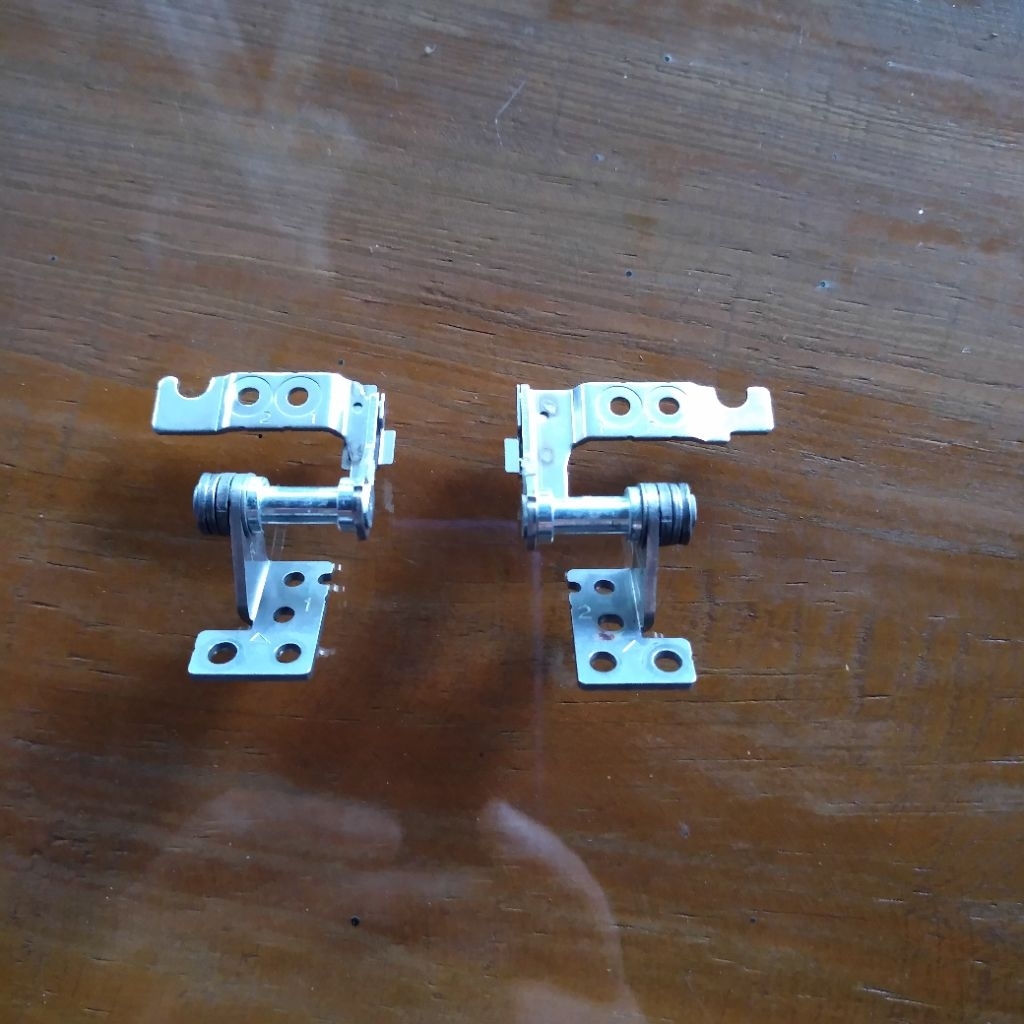 engsel laptop Fujitsu e736