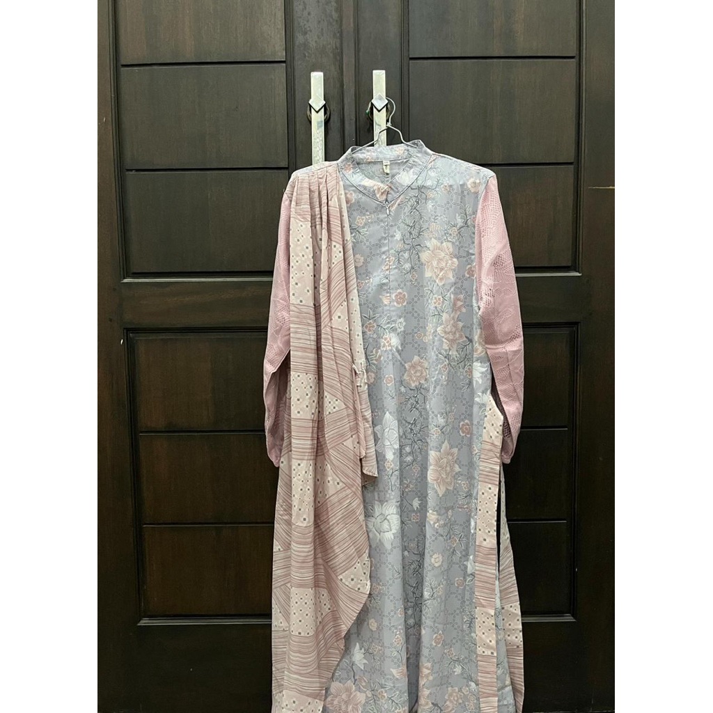 Preloved vanilla hijab