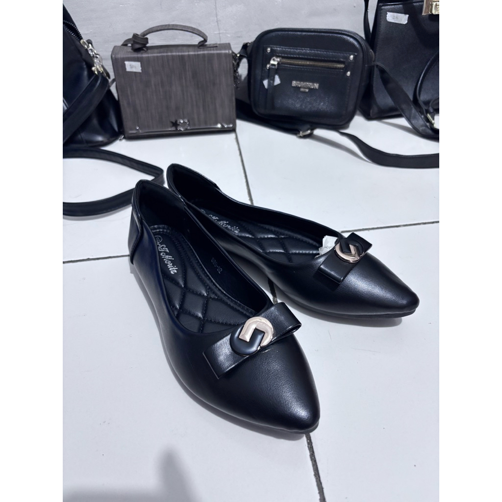 Flat Shoes St. Moritz Baru, ukuran 39