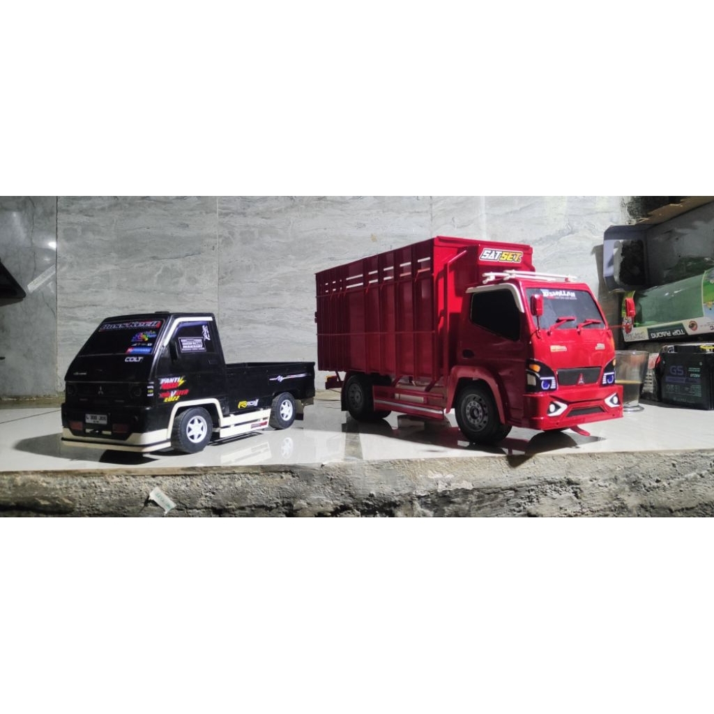miniatur truck canter skala 1:12 bahan PVC
