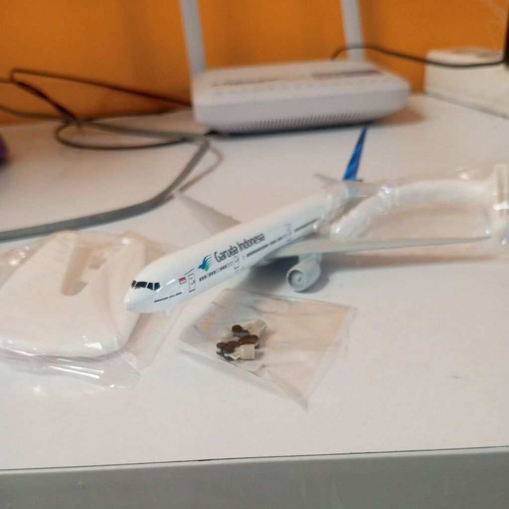 Diecast miniatur pesawat garuda Indonesia