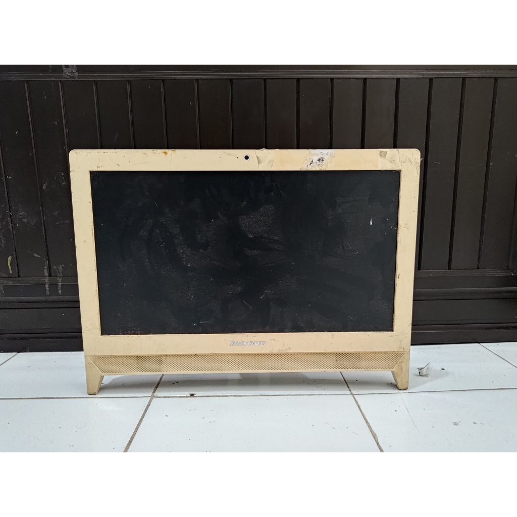AIO GEN 6 Lenovo C20-00, LAYAR PECAH, KONDISI MESIN NYALA, KOSONGAN JUAL APADANYA, UNIT ONLY