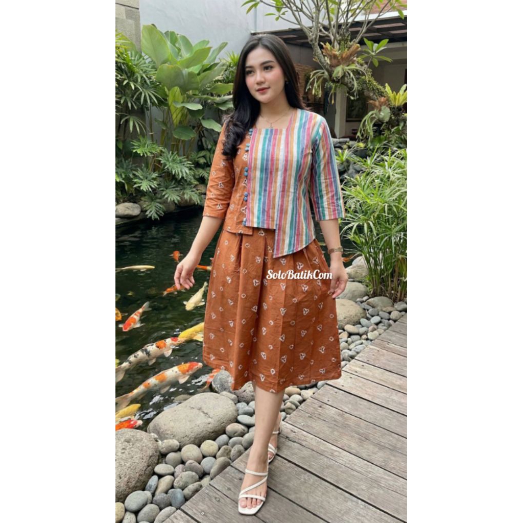 SETELAN BATIK SOLO LURIK SOKLAT JUMPUTAN KATUN