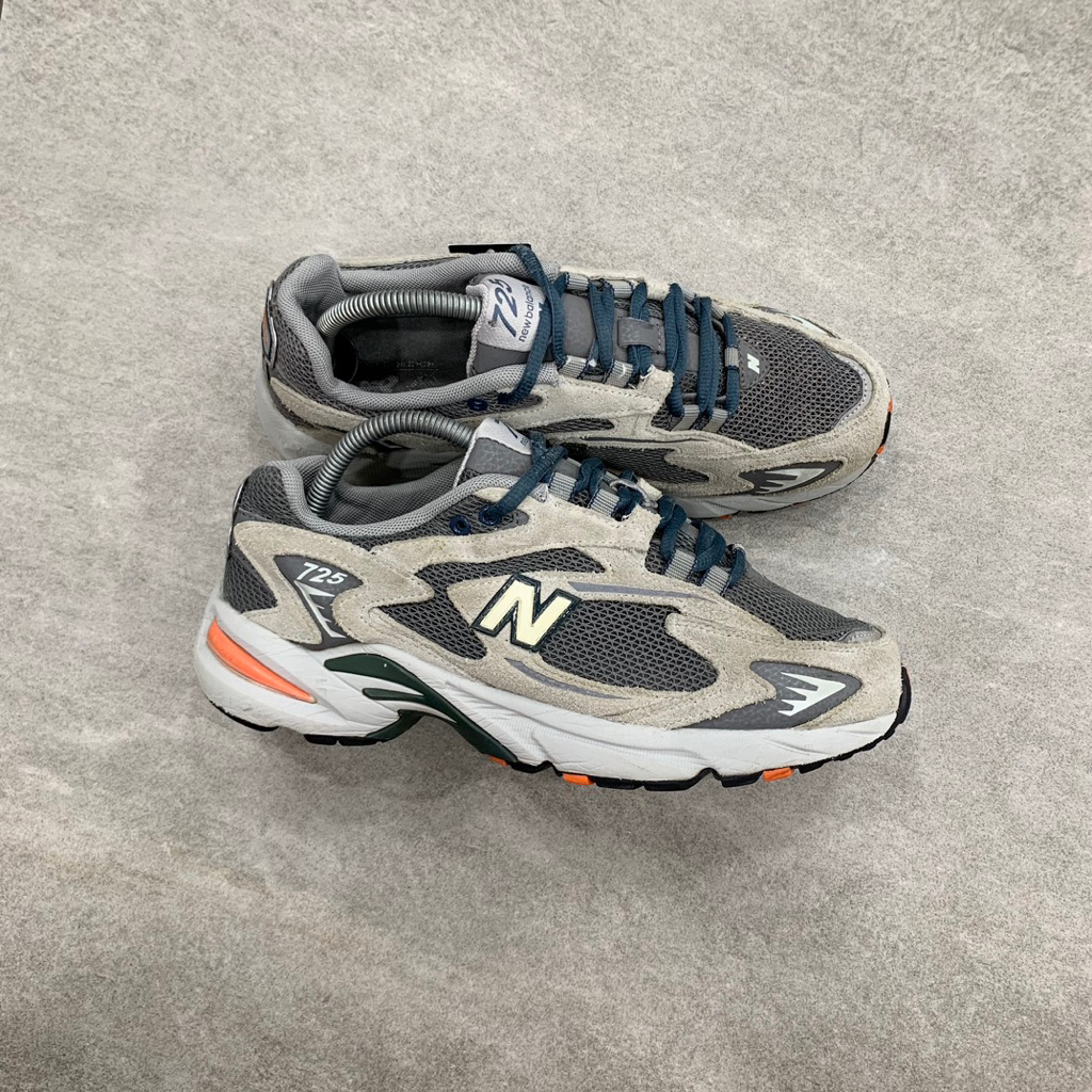 New Balance 725