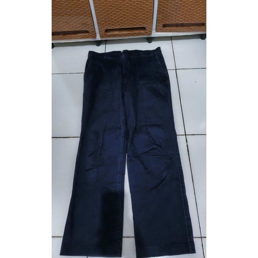 Celana Chino Navy Dockers