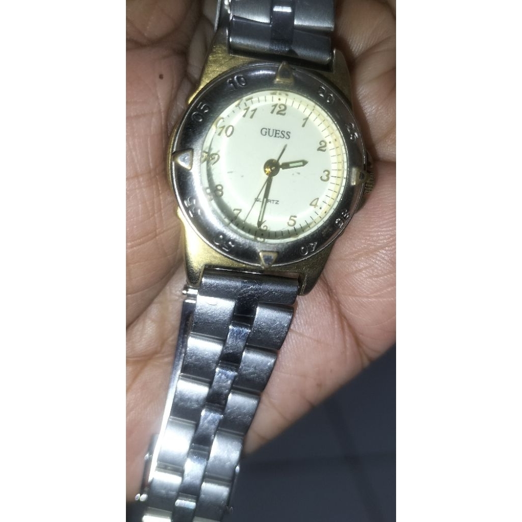 BACA DESKRIPSI.jam tangan wanita brand GUESS.bekas