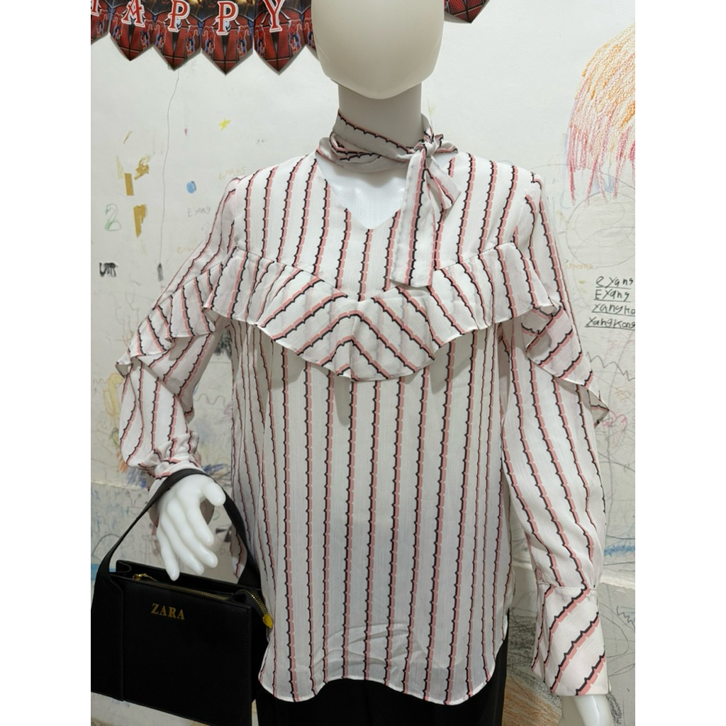 Blouse Putih Ruffle Garis Pink