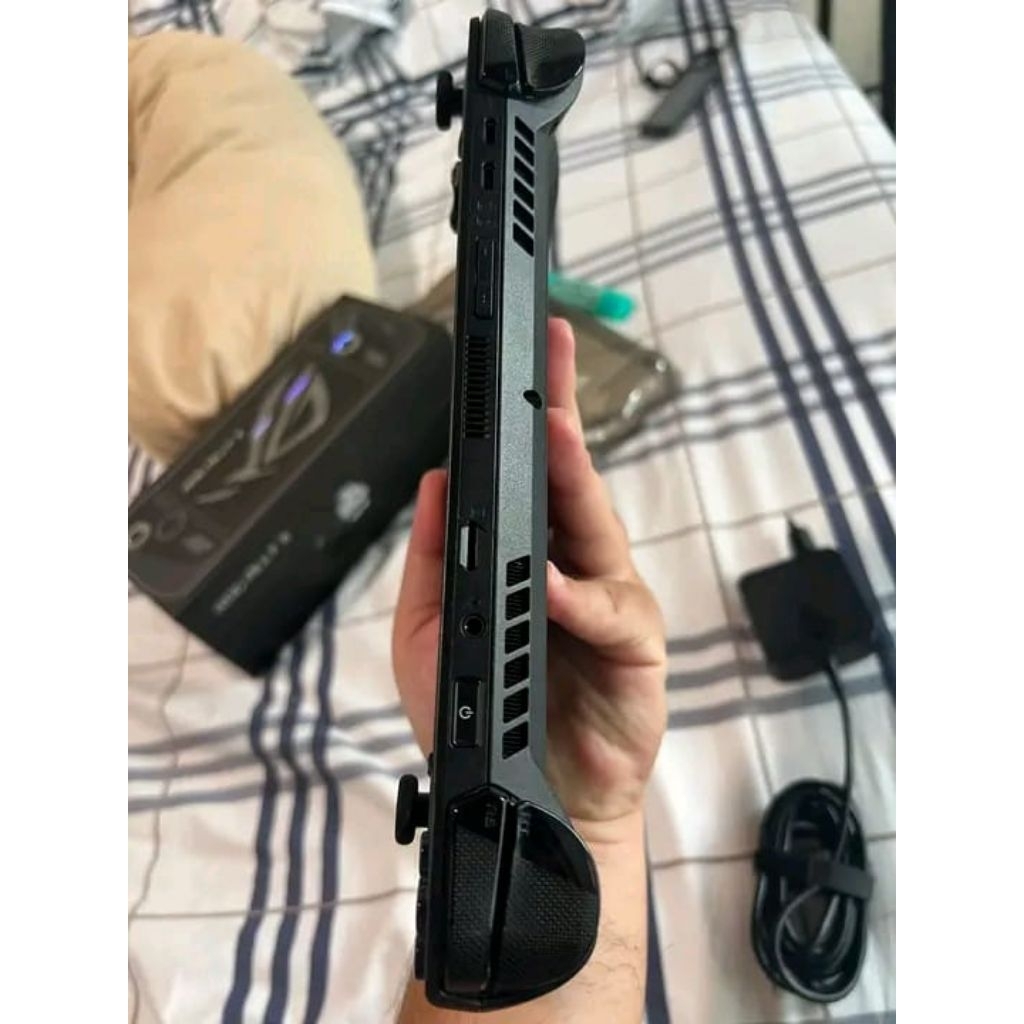 Asus ROG Ally X (second) AMD Z1 Extream 24Gb 1Tb 7" FHD IPS 120Hz 100SRGB TOUCH