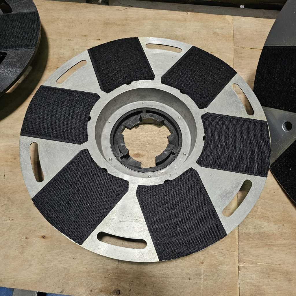 Pad Holder Grinding Untuk Mesin Polisher 17 Inch Bahan Metal