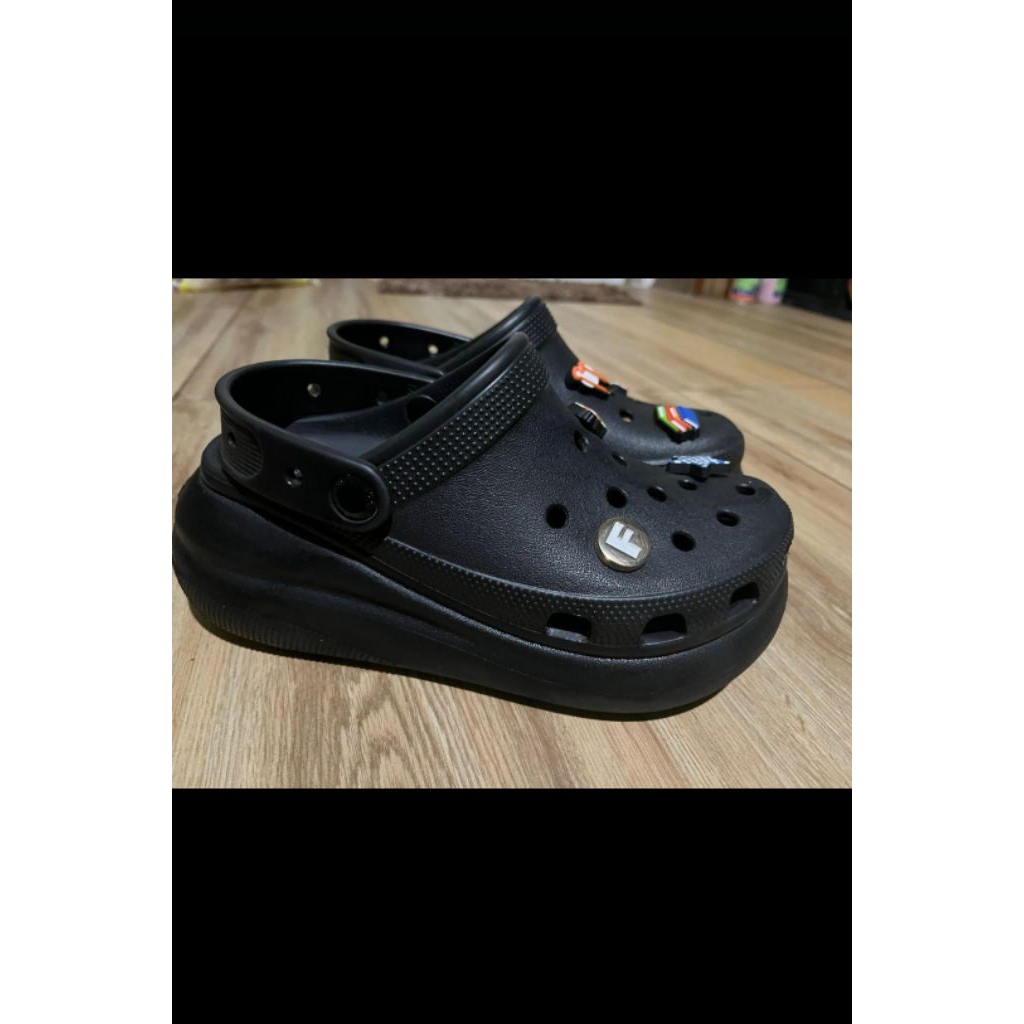 Preloved Crocs dan jibbitz nya tipe Clog ORIGINAL