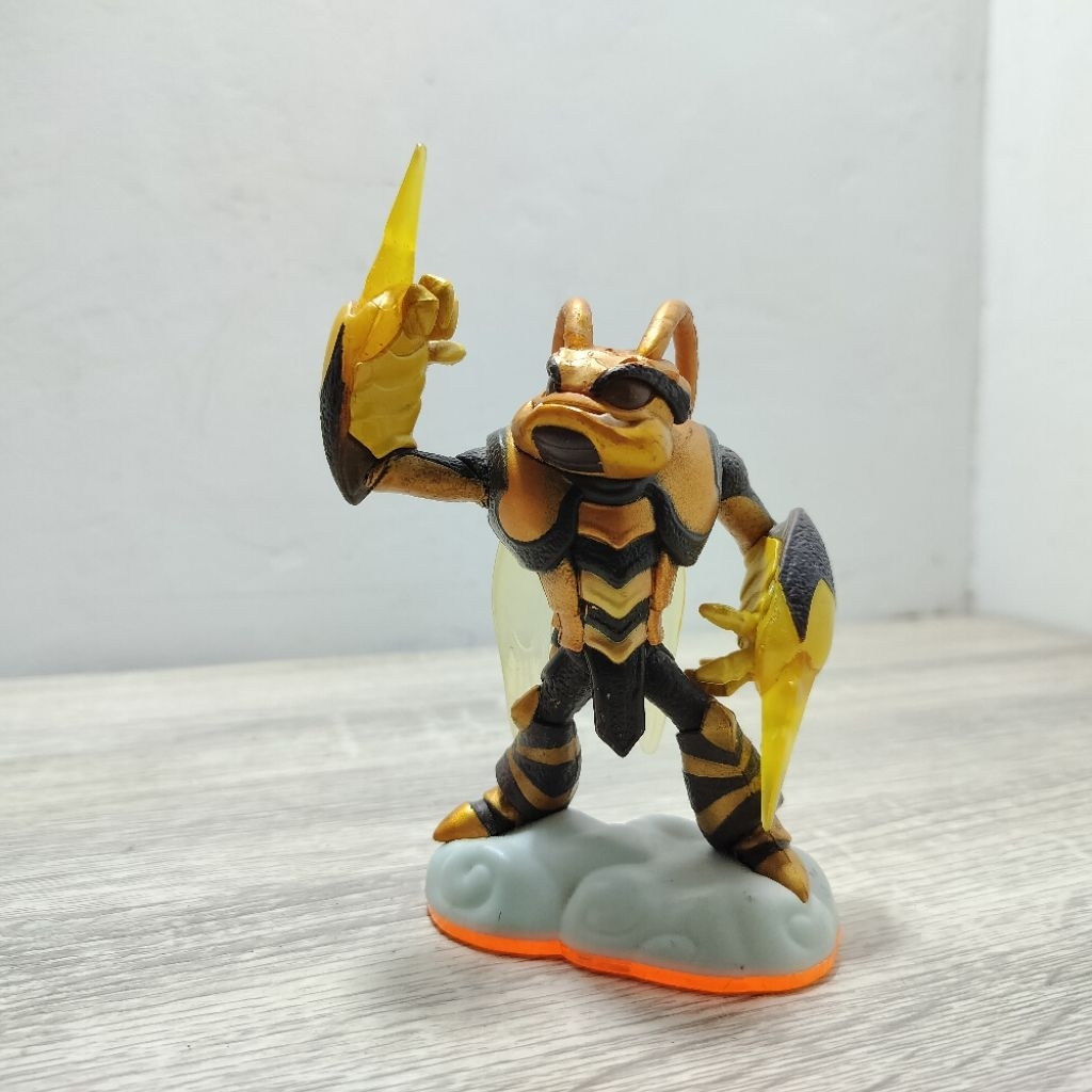 skylanders Giants swarm figure