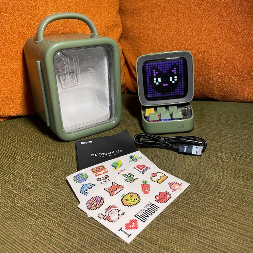 Divoom Ditoo plus pixel art - Bluetooth speaker