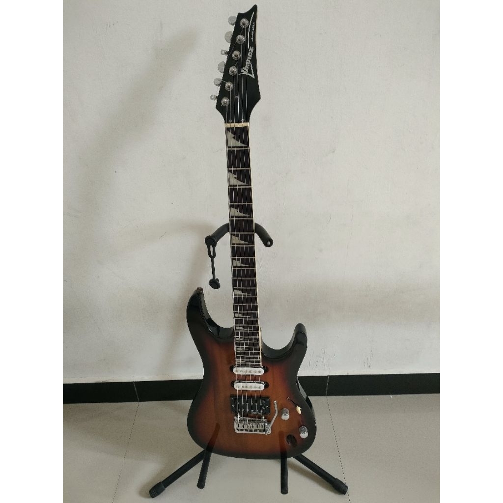 IBANEZ SERIES SA (MIC)