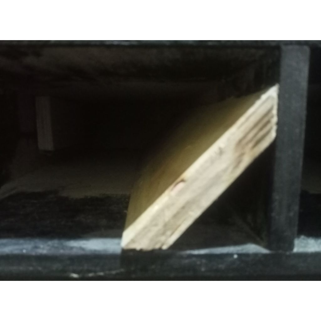 kayu siku siku lebar 15 cm.panjang 50 cm.untuk box salon speaker