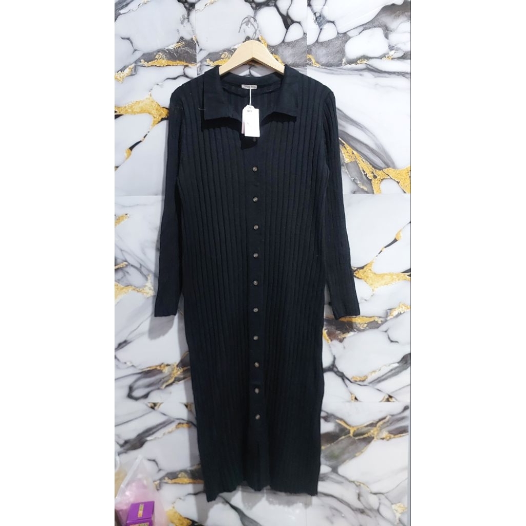 GU UNIQLO DRESS RAJUT FULL KANCING LIDI