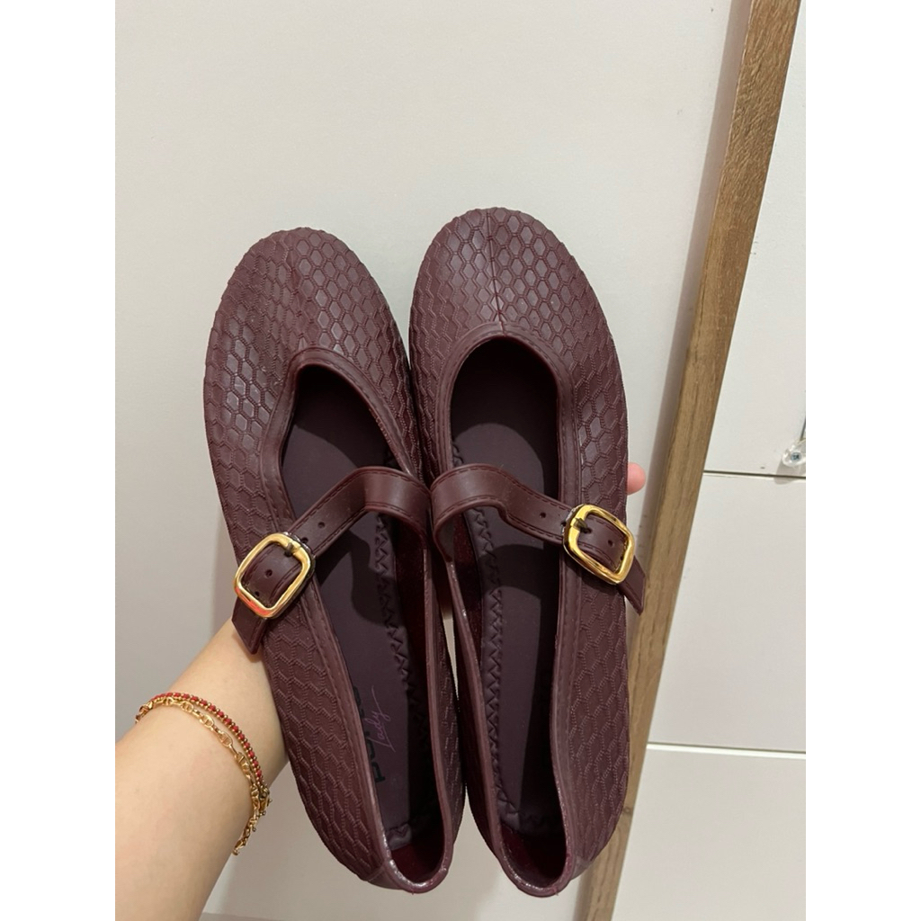 Sepatu Karet Porto Wanita Maroon