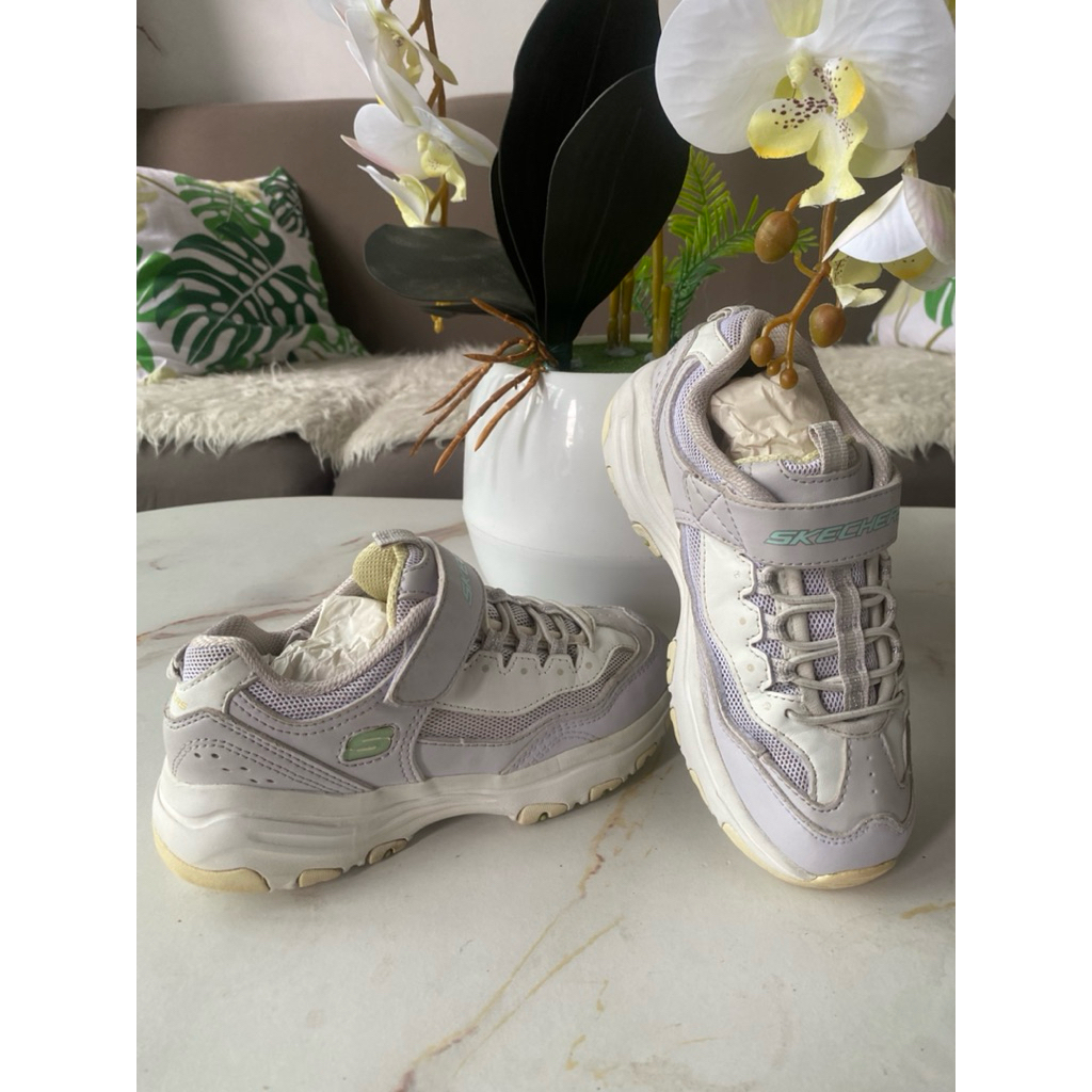 prelove sepatu anak skechers dlite putih lilac (size 31)