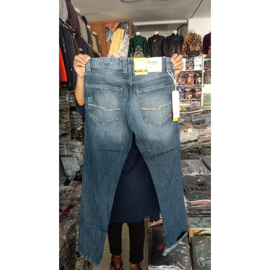 celana ceviro sobek-sobek