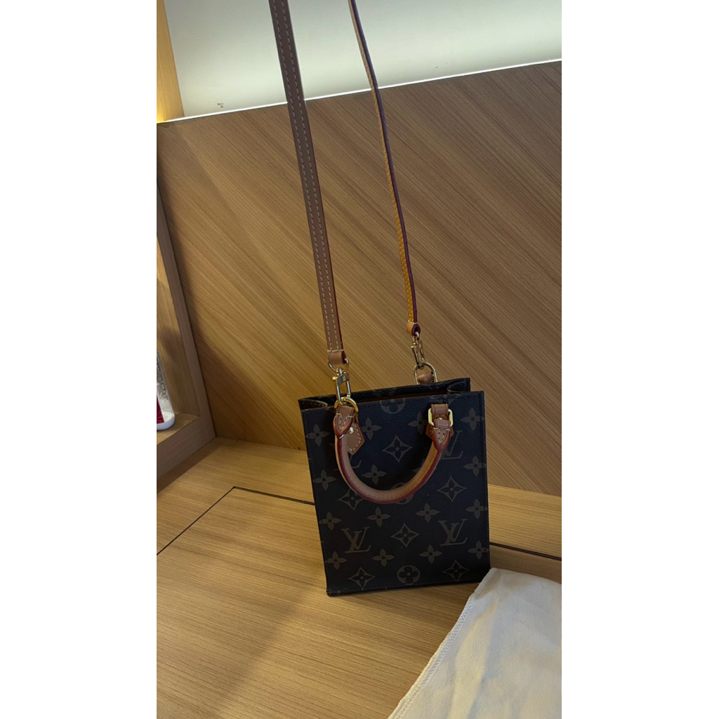 Preloved LV petit sac plat