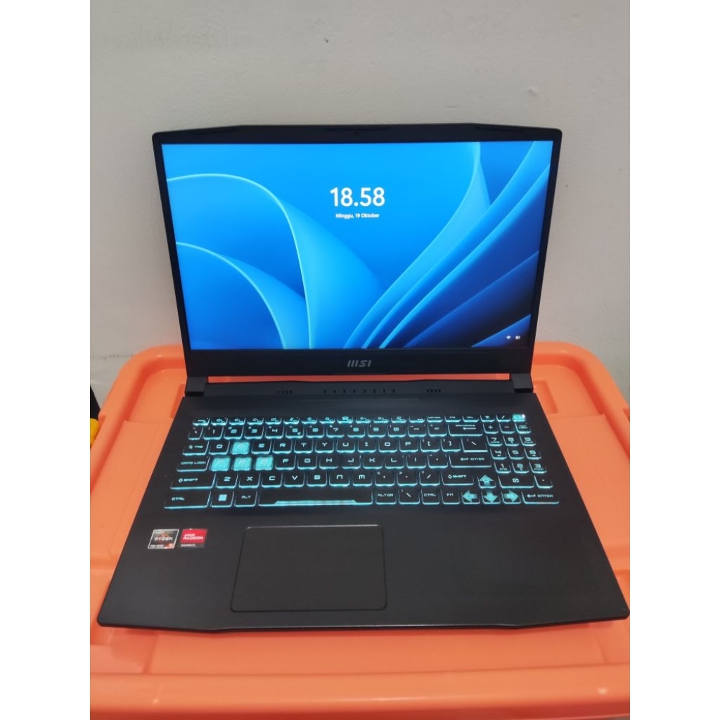 LAPTOP MSI BRAVO 15