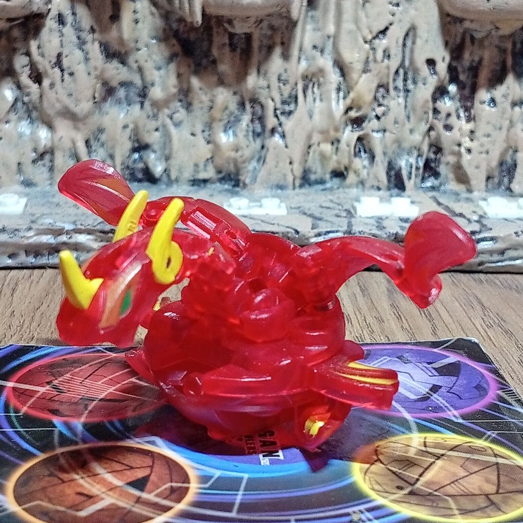 Bakugan Dragonoid Ultra Transluscent