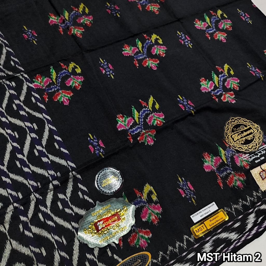 Sarung Ketjubung Sutera Spunsilk