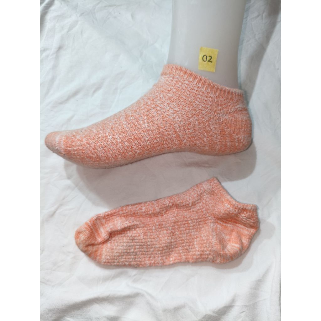 Silakan diborong Kaos kaki import dengan berbagai macam model, warna dan ukuran serta kebutuhan, ter