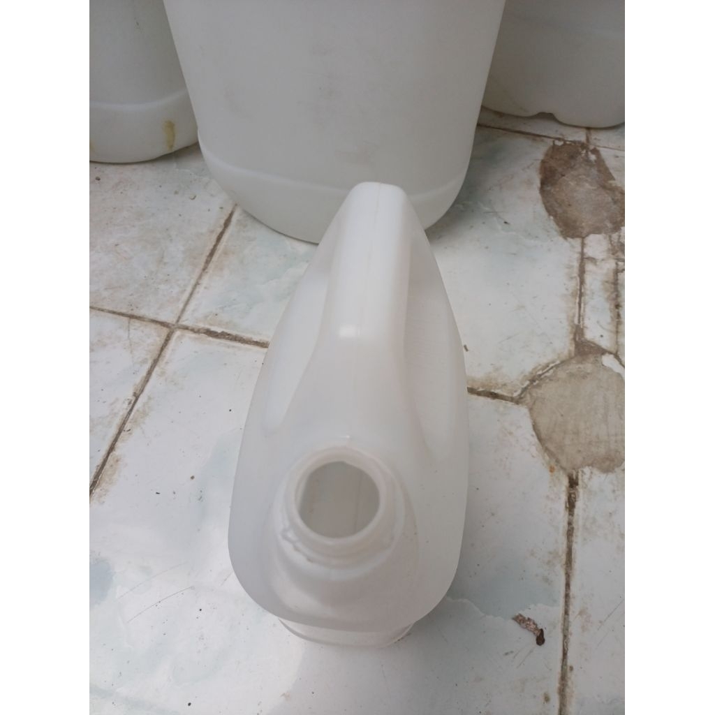 jerigen 4 liter bersih