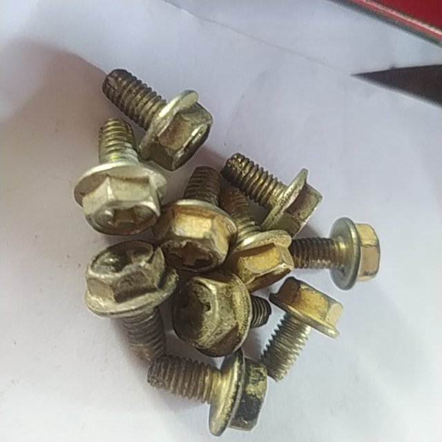 M0000110 BAUT TOPI M6