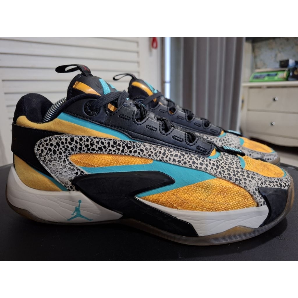 Sepatu basket seken Jordan luka safari 2 sz 42 insole 26,5 cm original kondisi terbaik tapak penuh d