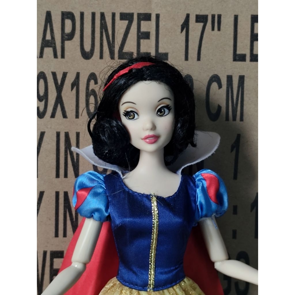 Disney Store Doll Snow White preloved doll