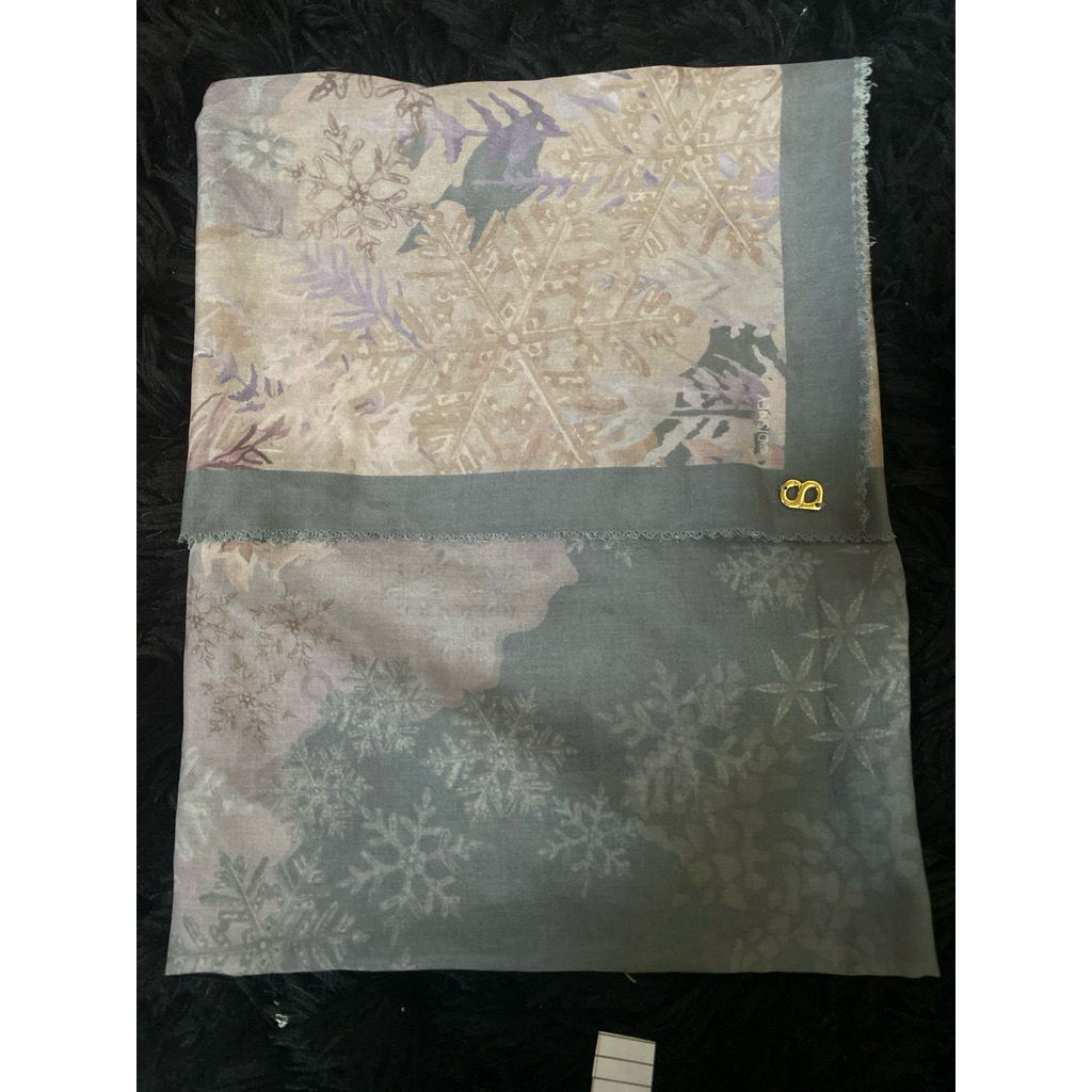 Preloved scarf voal square frozen buttonscarves