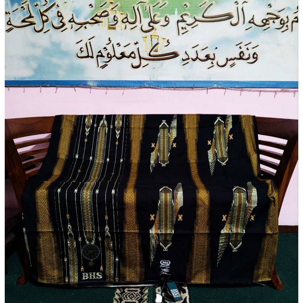 SARUNG BHS MASTERPIECE KUALITAS GOLD MOTIF SGF JAHITAN TENGAH KEMASAN DOMPET KULIT WARNA HITAM SARUN
