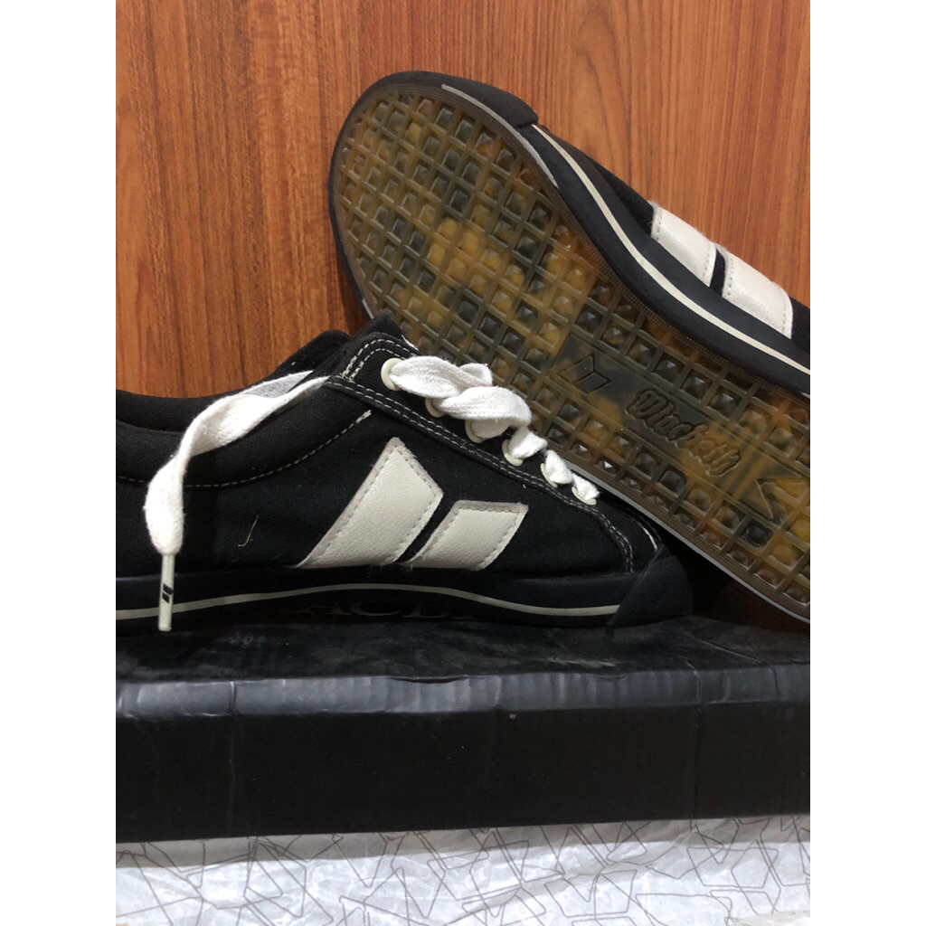 Macbeth Elliot New Series Bw