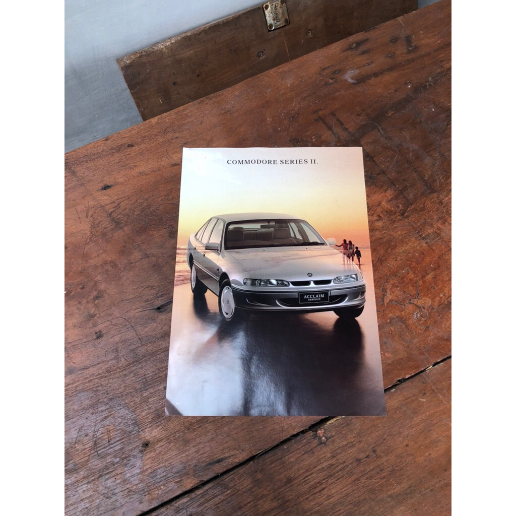 brosur Original Holden commodore