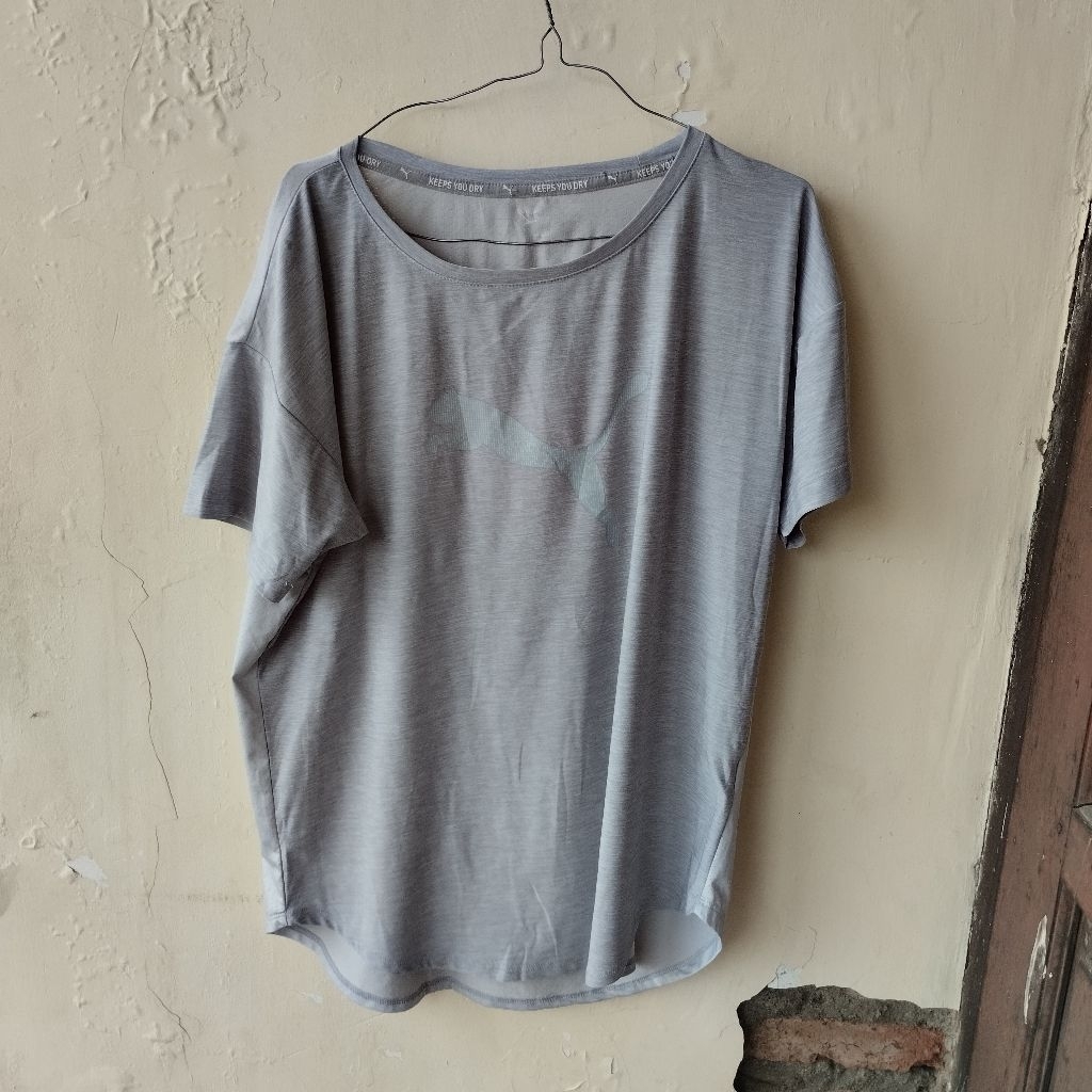 T-shirt Puma Women Sportswear Graphic Tee Kaos Wanita Original