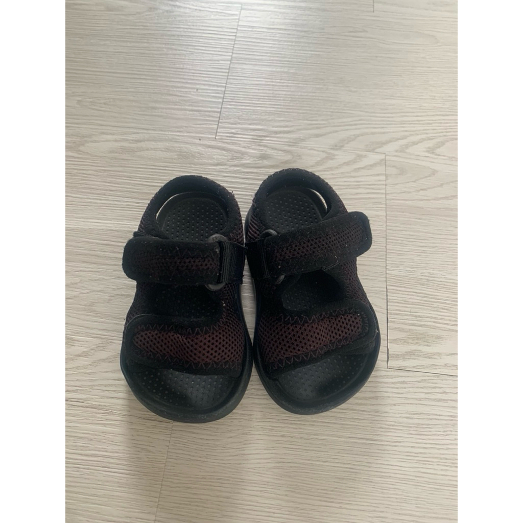 sepatu sandal anak mario preloved, cocok untuk anak awal belajar jalan sampai 2 thun