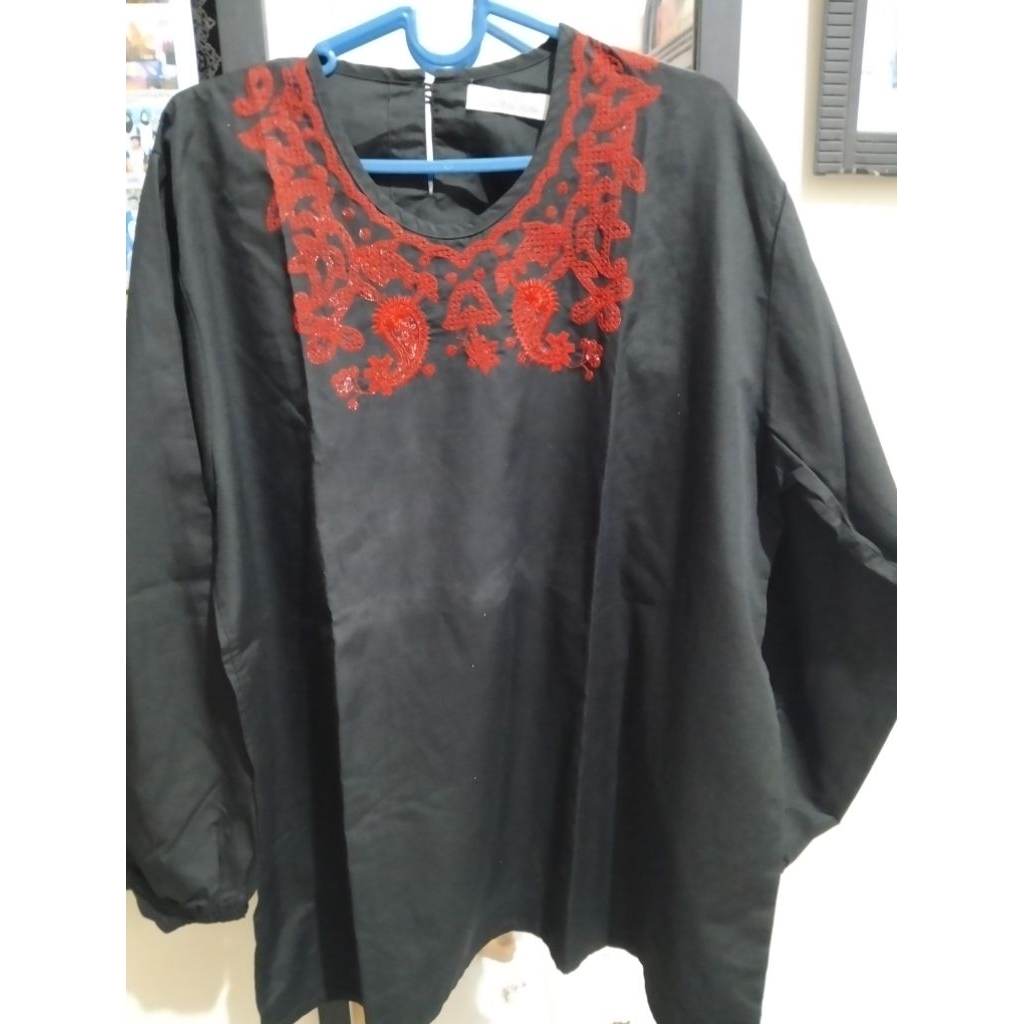 atasan Zaskia Mecca preloved