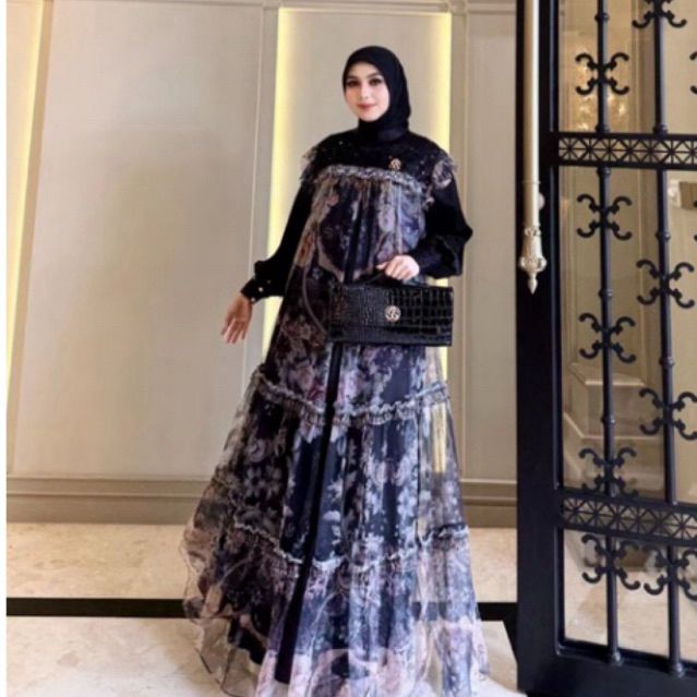 Shellasaukia gamis hitam tile mewah terbaru